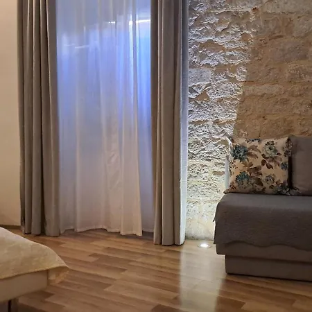 メドゥリツ パレス ルーム ＆ *