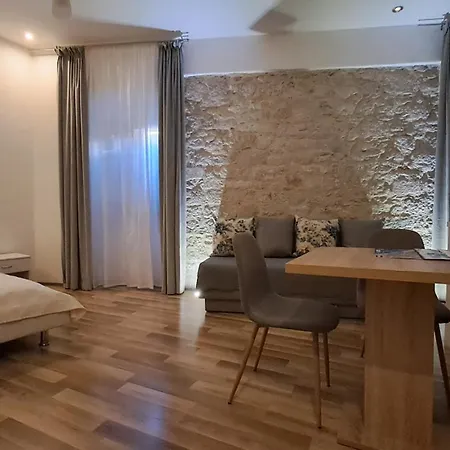 メドゥリツ パレス ルーム ＆ * シベニク