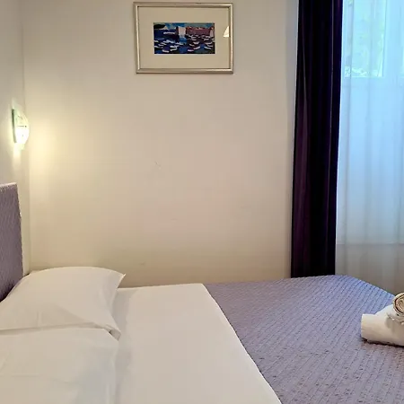 メドゥリツ パレス ルーム ＆ アパート シベニク