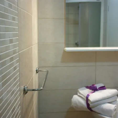 メドゥリツ パレス ルーム ＆ *