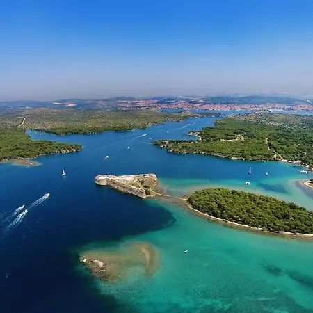 メドゥリツ パレス ルーム ＆ アパート