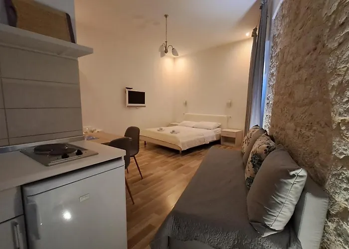 Medulic Palace & Apartamento