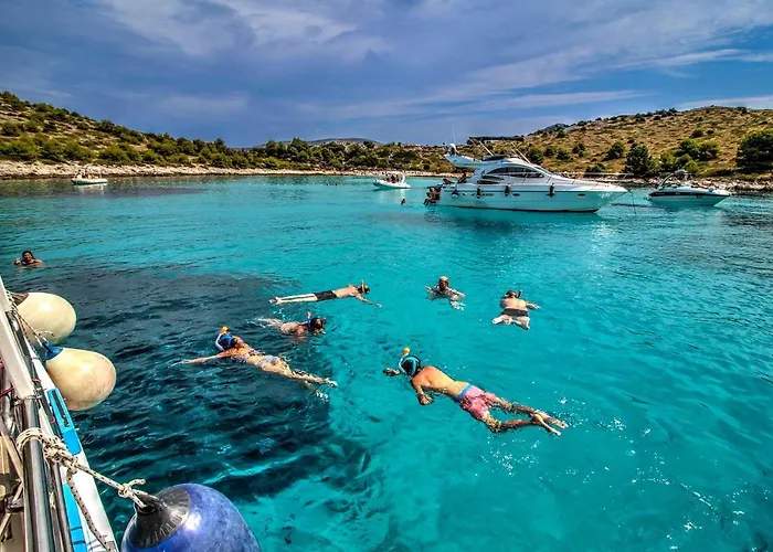 麦杜丽西宫客房与公寓酒店 * 希贝尼克